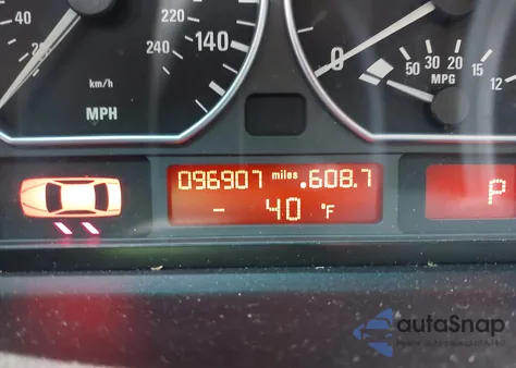 2002 BMW 330Xi из США, поврежденный, VIN WBAEW53482PG17446